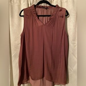 Vera Wang pretty Burgundy color. Cute collar!